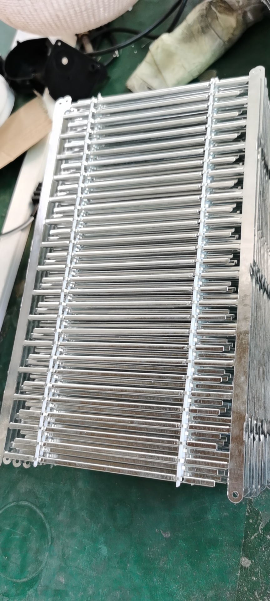 寻求做灭蚊灯铁网制动化夹具的加工厂，目前做一两台