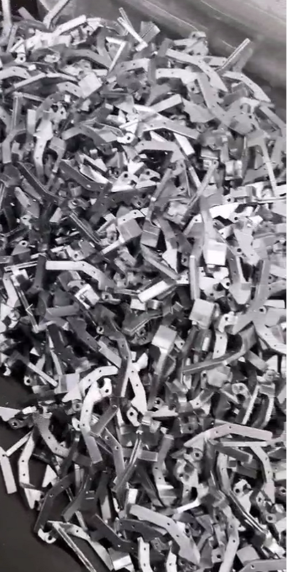 寻求做披锋的加工厂，一个礼拜固定至少可以出两万件