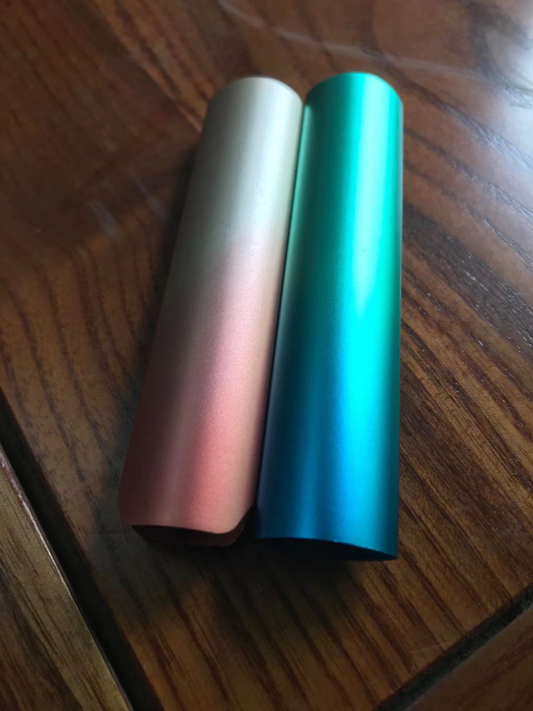急需深莞渐变色的氧化厂，每月五十万件，铝材质的电子烟管