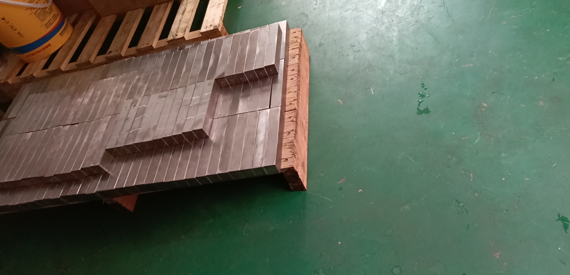 寻求有可以做深孔钻的加工厂，量还可以