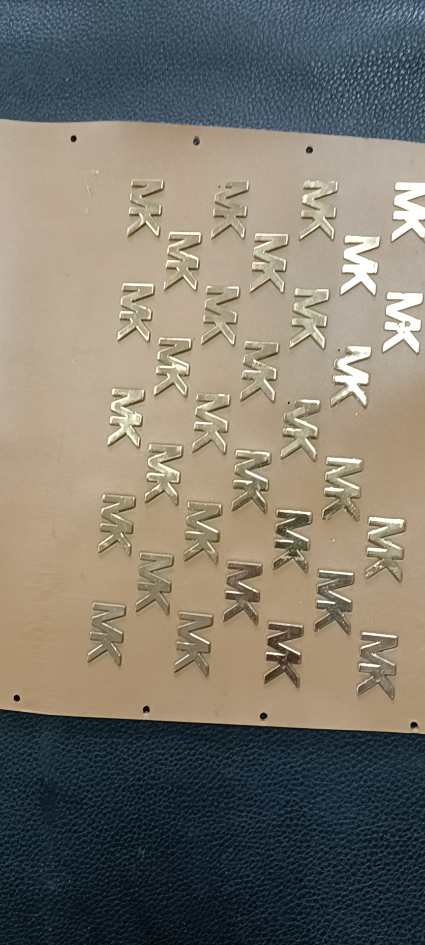 寻找东莞万江附近地区真空镀加工厂，量主要看厂家做的效果如何