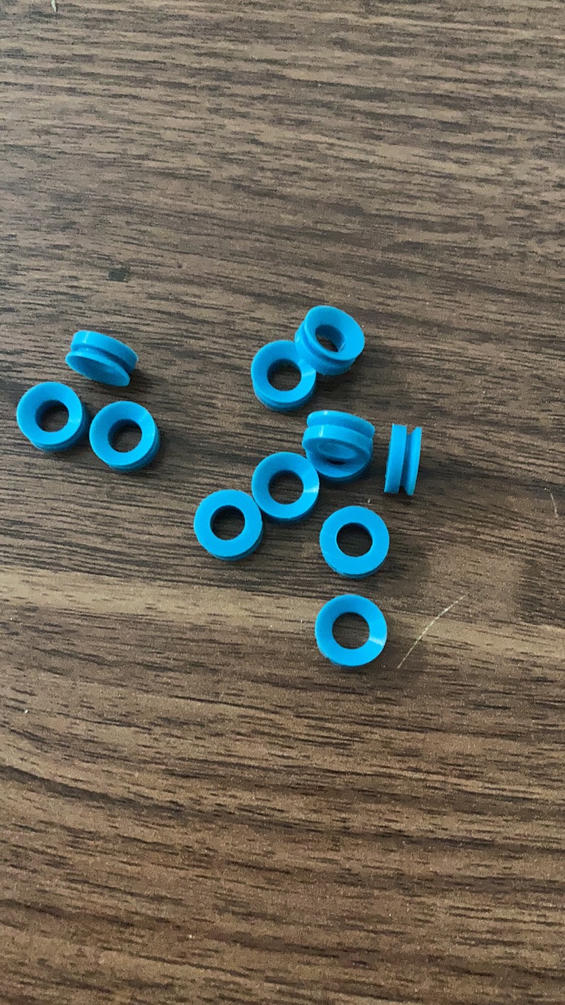 寻求硅胶加工厂，目前这一批出五万件，产品如图