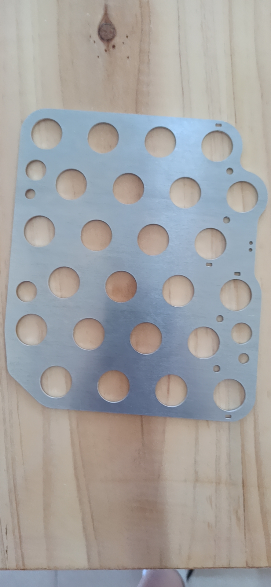 寻求挂镀镍，普通镍的加工厂，打样OK的，有三款