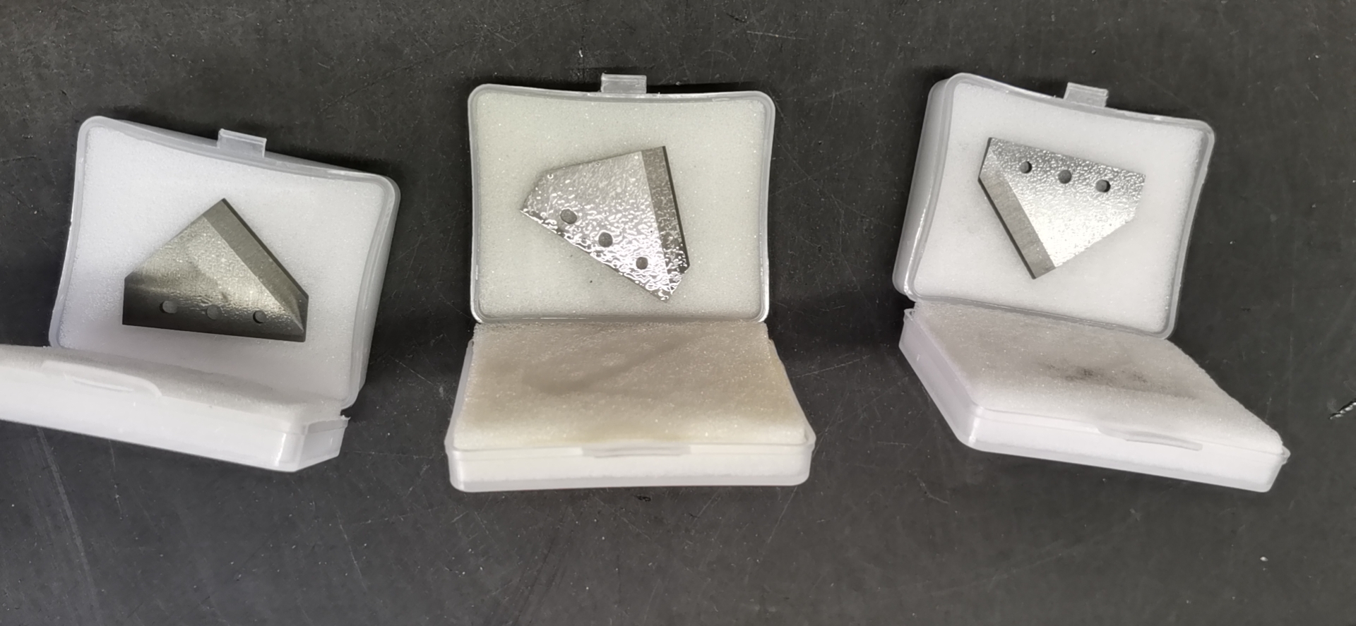 寻求真空镀镀钛/普通镀钛的电镀加工厂，现在有100件