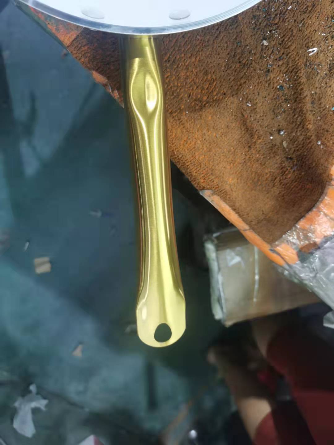 寻找真空镀仿金色加工厂，批次5万件起