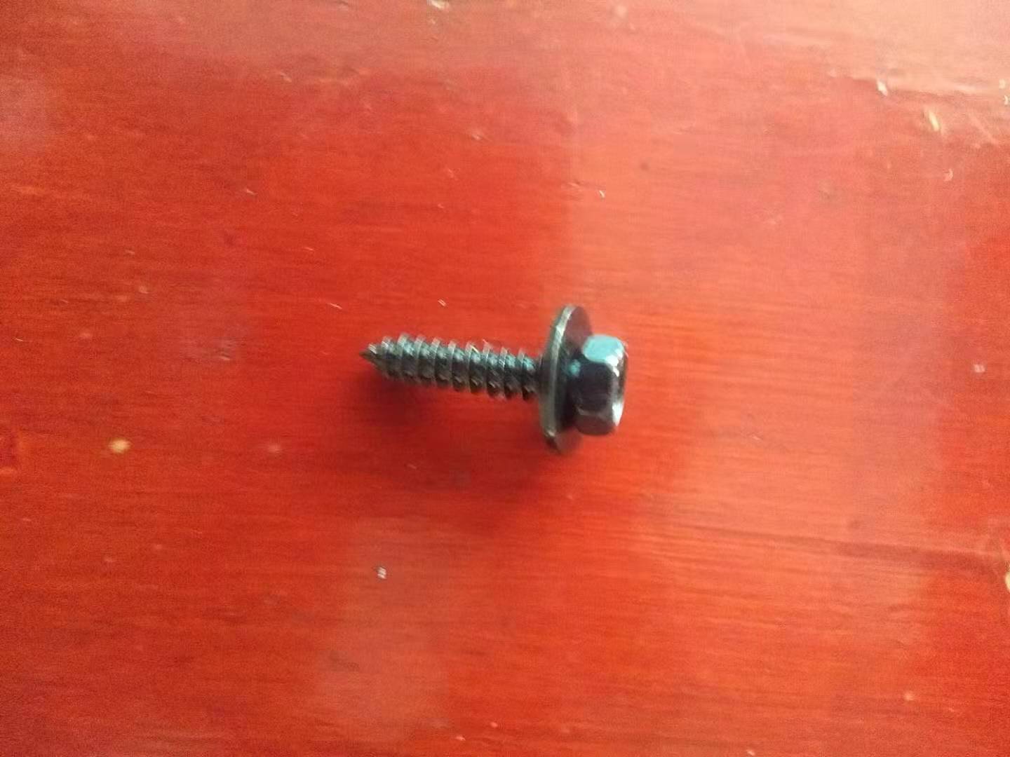 寻求东莞附近做穿华司机的加工厂，目前手上有一百万件