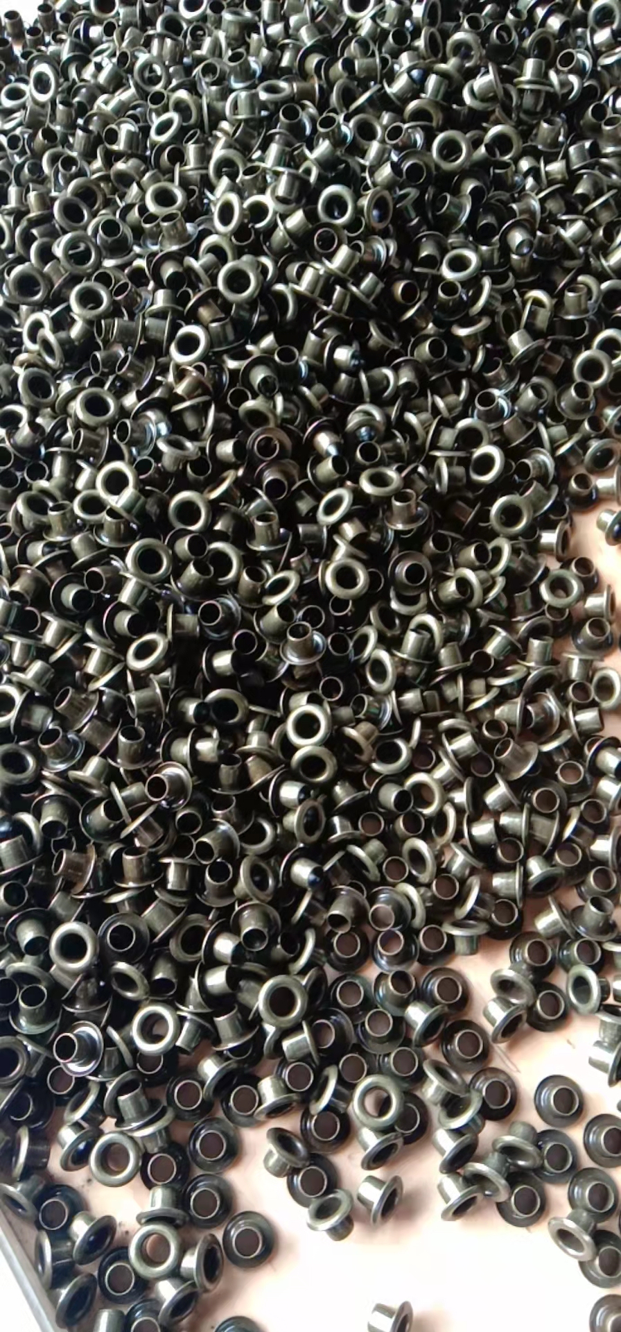 寻找珠三角地区电镀青古铜加工厂，目前量有2吨这样