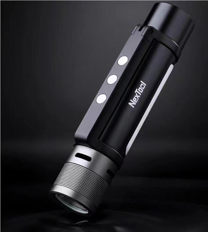 代友寻求做电筒的加工厂，目前要1000件，材质没有要求