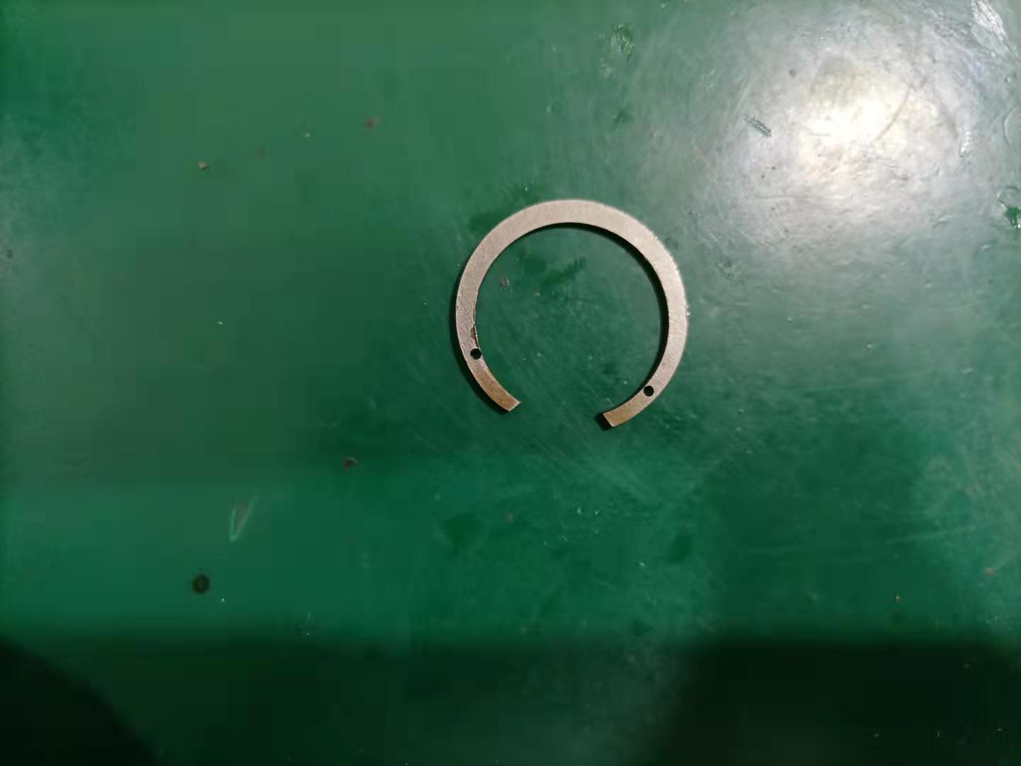 寻求深莞有可以做非标卡簧的加工厂，量每批几千件