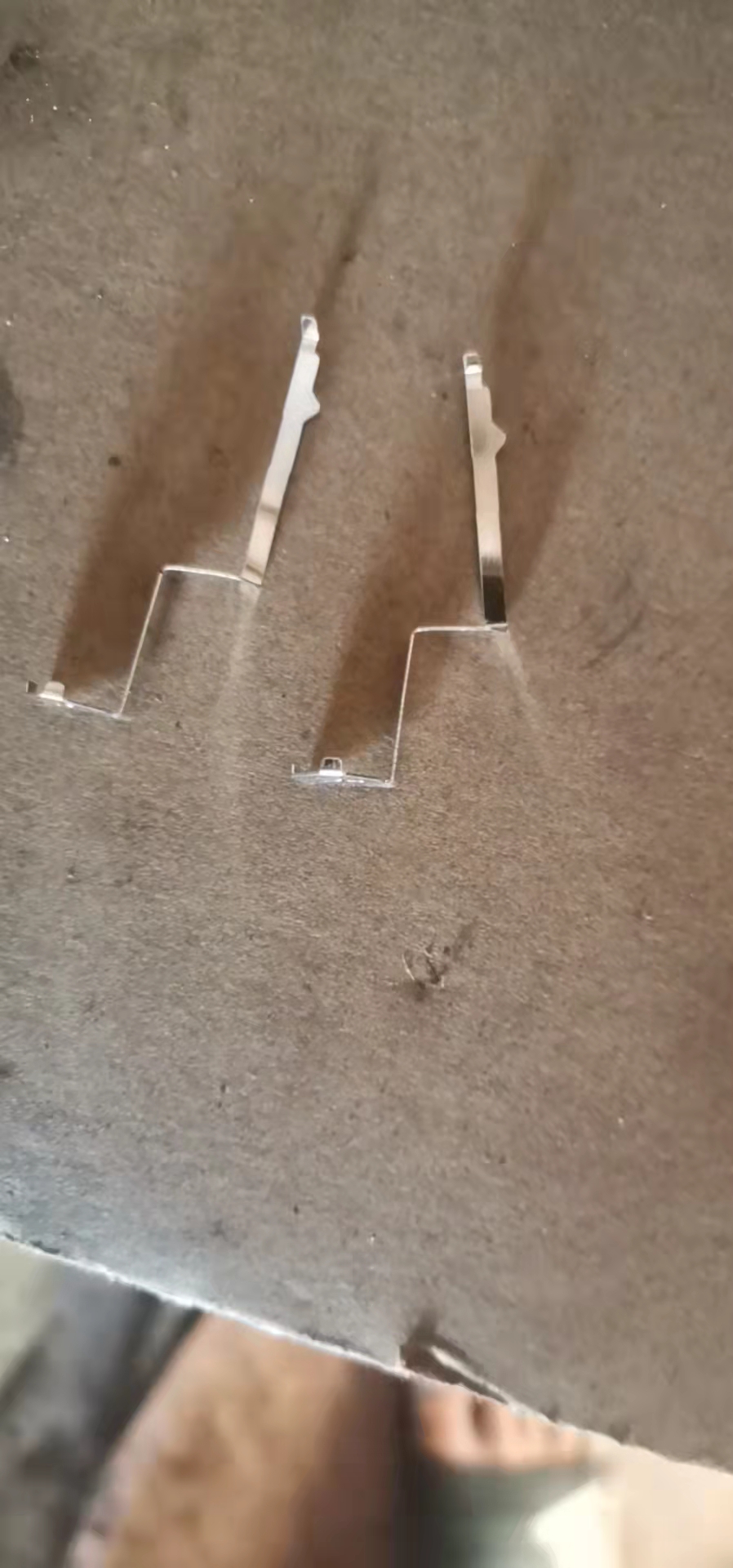 寻求东莞滚镀亮锡的电镀加工厂，可以做的话，有量的