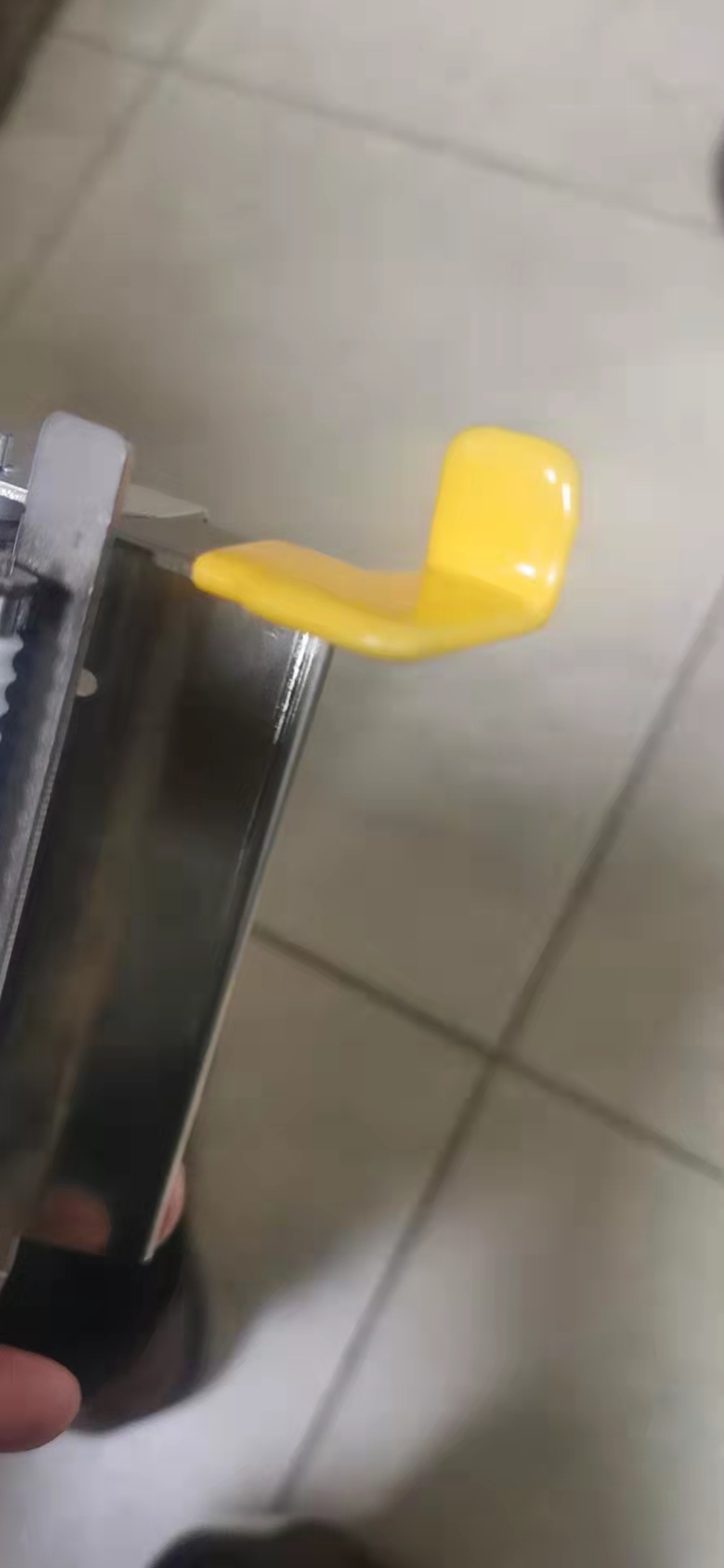 寻求包塑的加工厂，首单1000件，材质是铁的