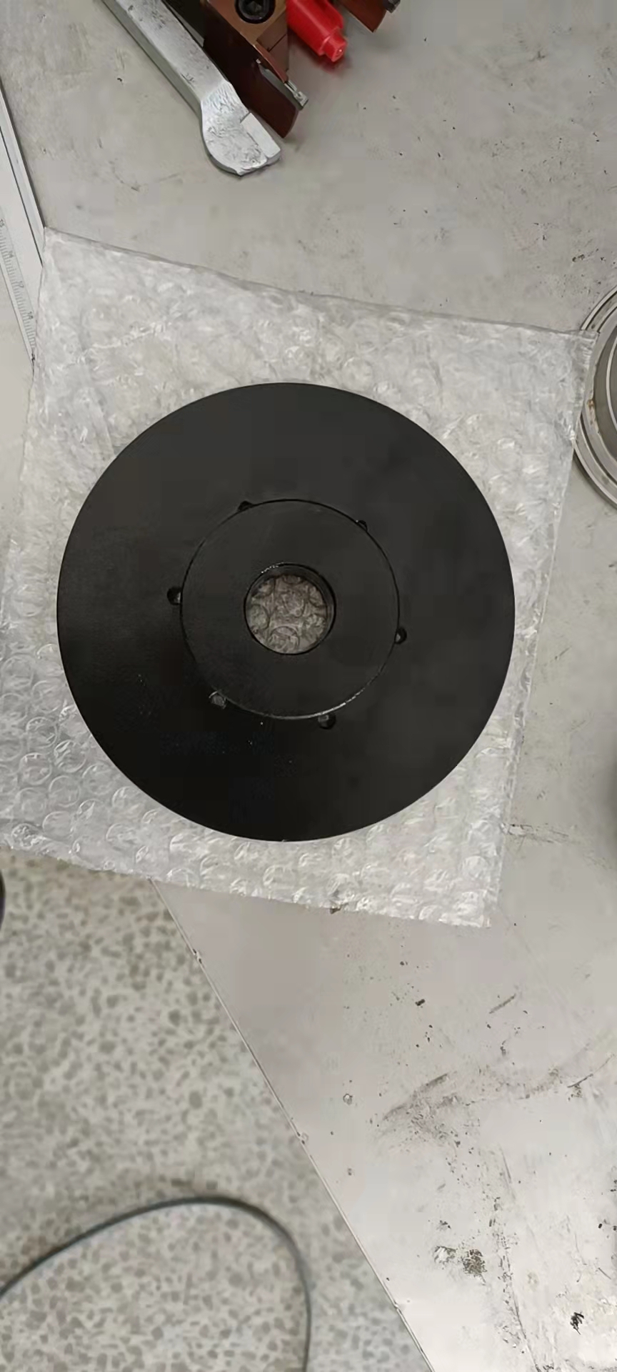 寻求喷砂+发黑的配合加工厂，量一次一款几千件