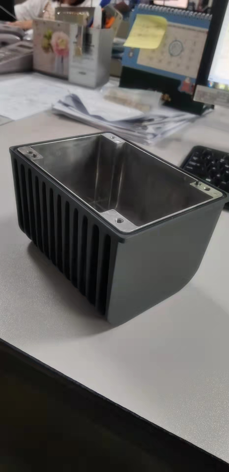 寻求坪山坑梓周边打磨的加工厂，量每月都有，一个月多十多万件