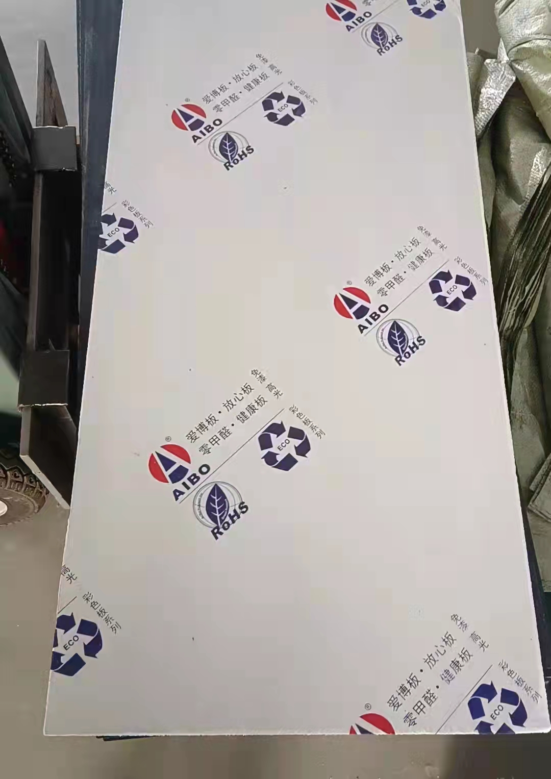 寻求寮步周边雕刻亚克力板或者PVC板的加工厂，现在有十几个卡板