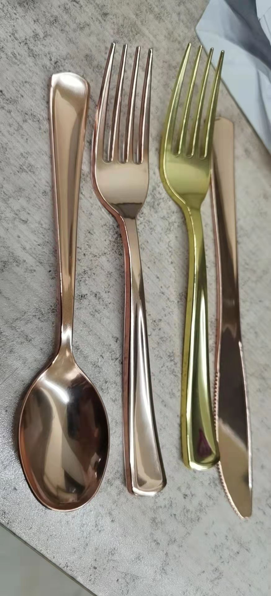 寻找真空镀加工厂或者真空镀设备厂商，目前订单量有2千万件