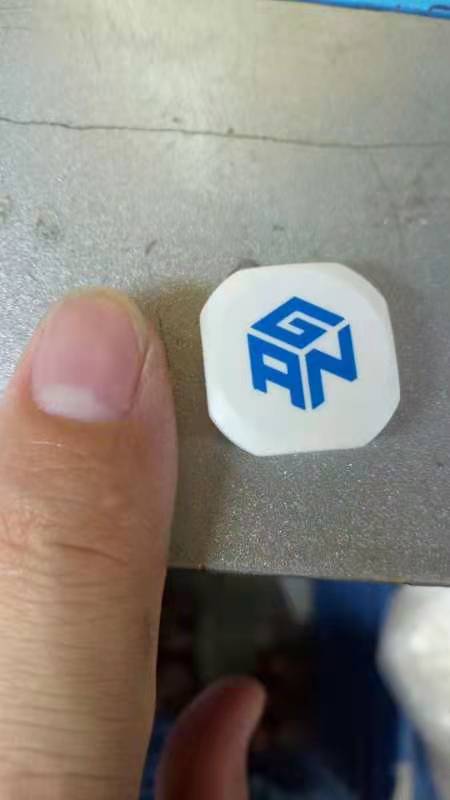 寻求凤岗附近镭雕加工厂，打样OK，开始有几万件