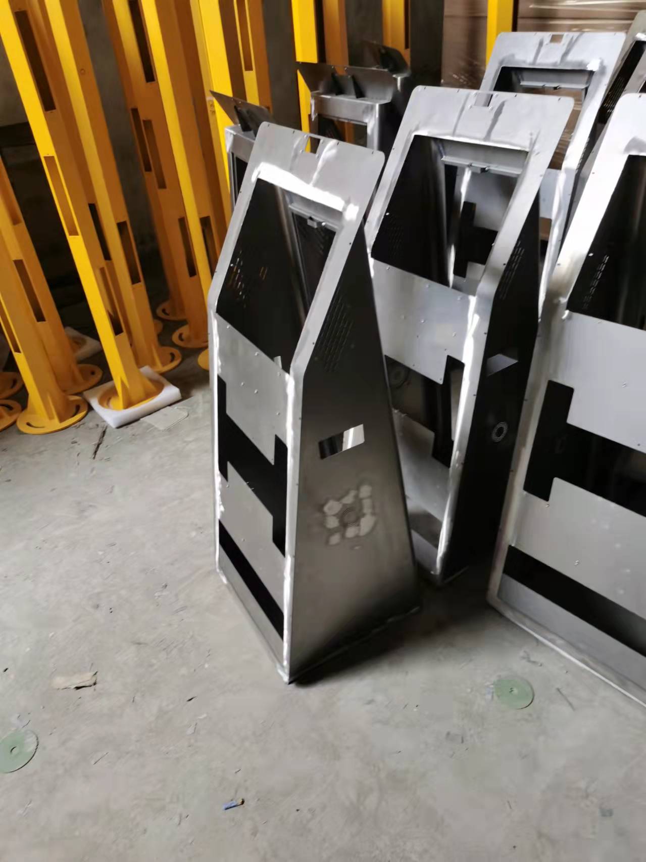 寻找惠州新圩附近地区喷砂或者清洗做皮膜加工厂（二选一）