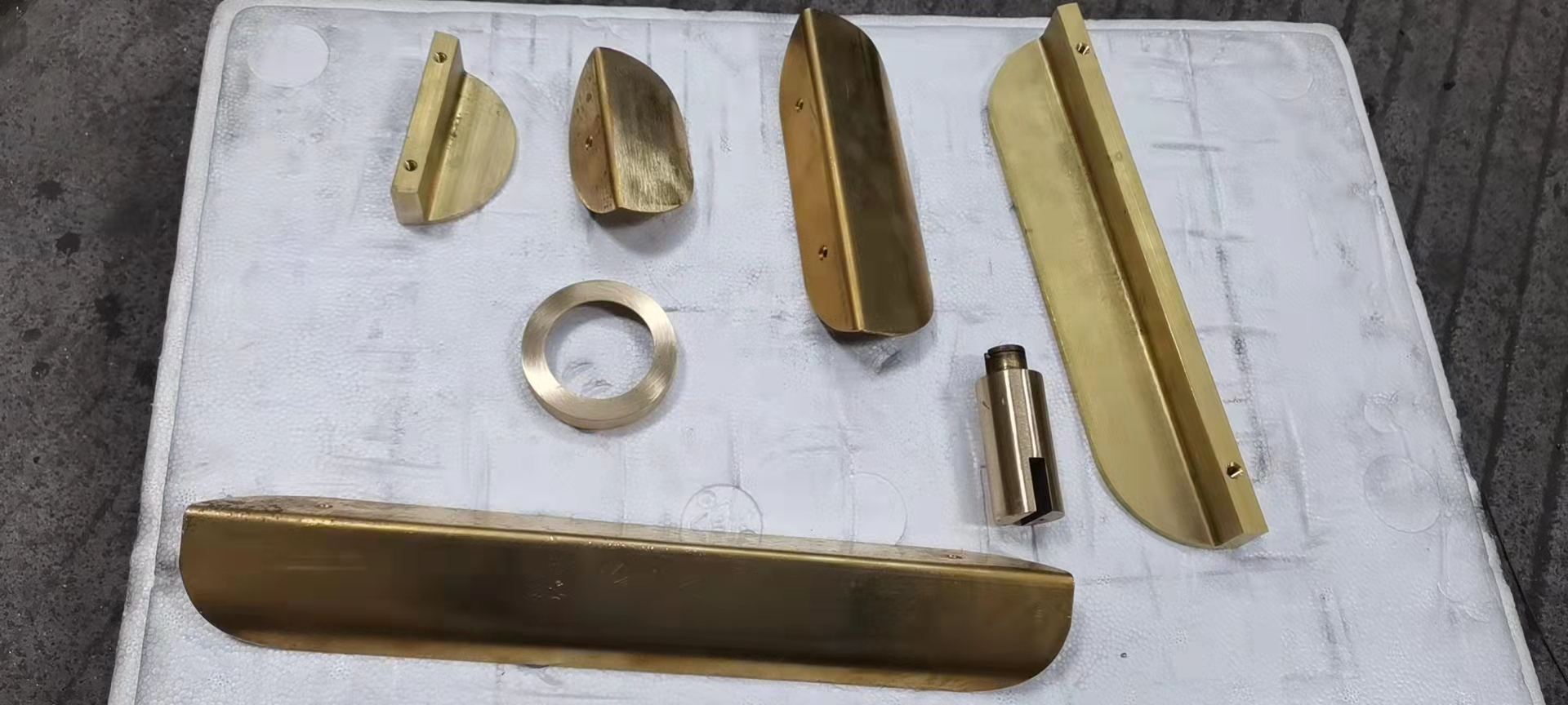 寻找中山东升或附近地区砂光封油一体加工厂，目前有几万件