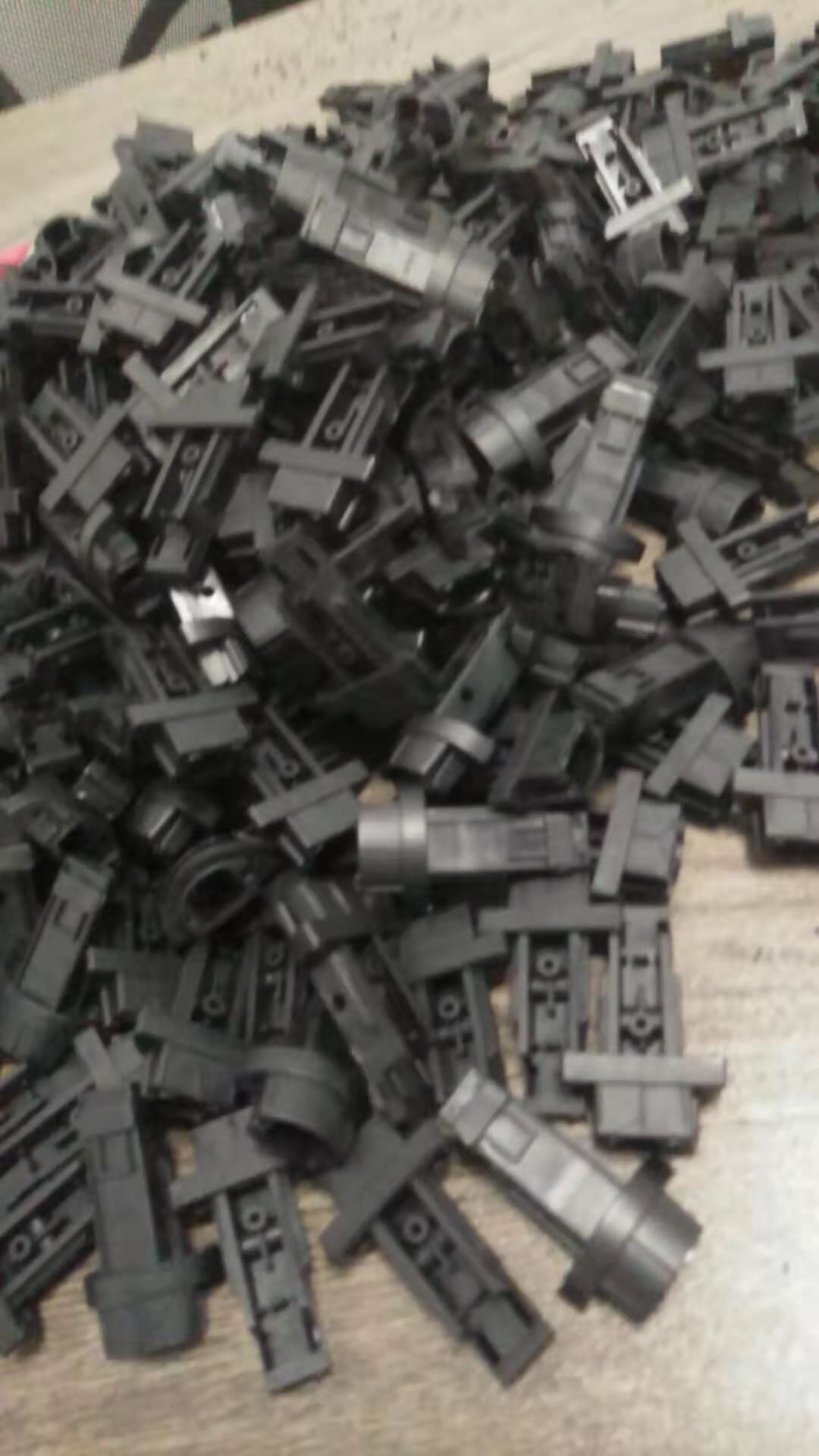 寻求常平附近削披锋的加工厂，量手上目前有8千套