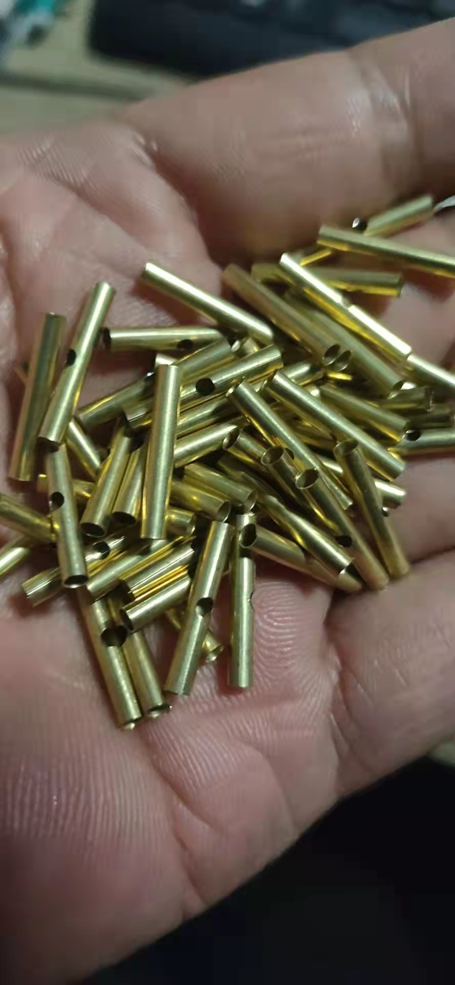 寻求电镀仿金色和黄铜色的电镀加工厂，每月两吨以上