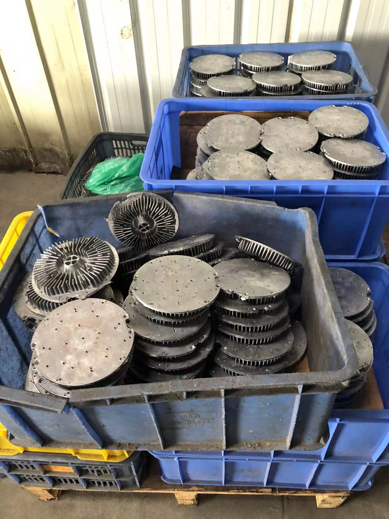 寻求广佛一带钻孔攻牙的加工厂，一个月大概有十多万件