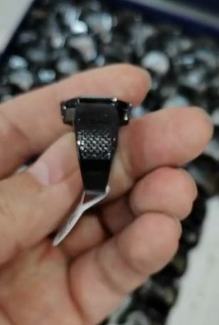 寻找广东地区喷镀加工厂，先试样1000件，后期合适的话每月3-5万件这样下