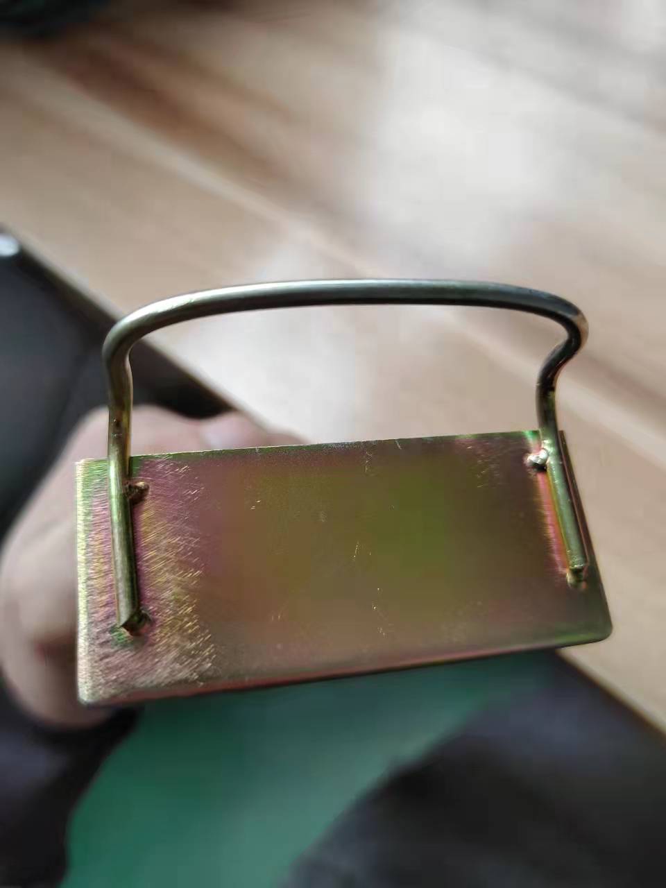 寻求深惠莞有做异型把手的加工厂，这批有三千件，材质是铁的