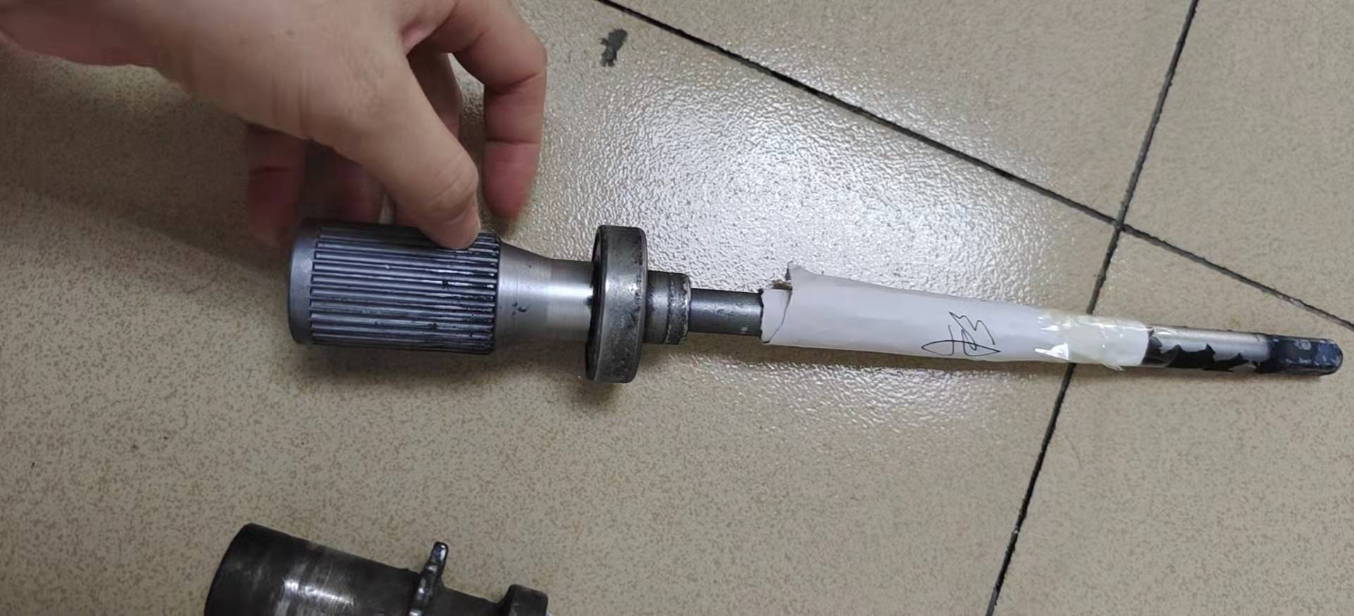 寻求深莞做治具杆的加工厂，如图，长的那款需要定做100件