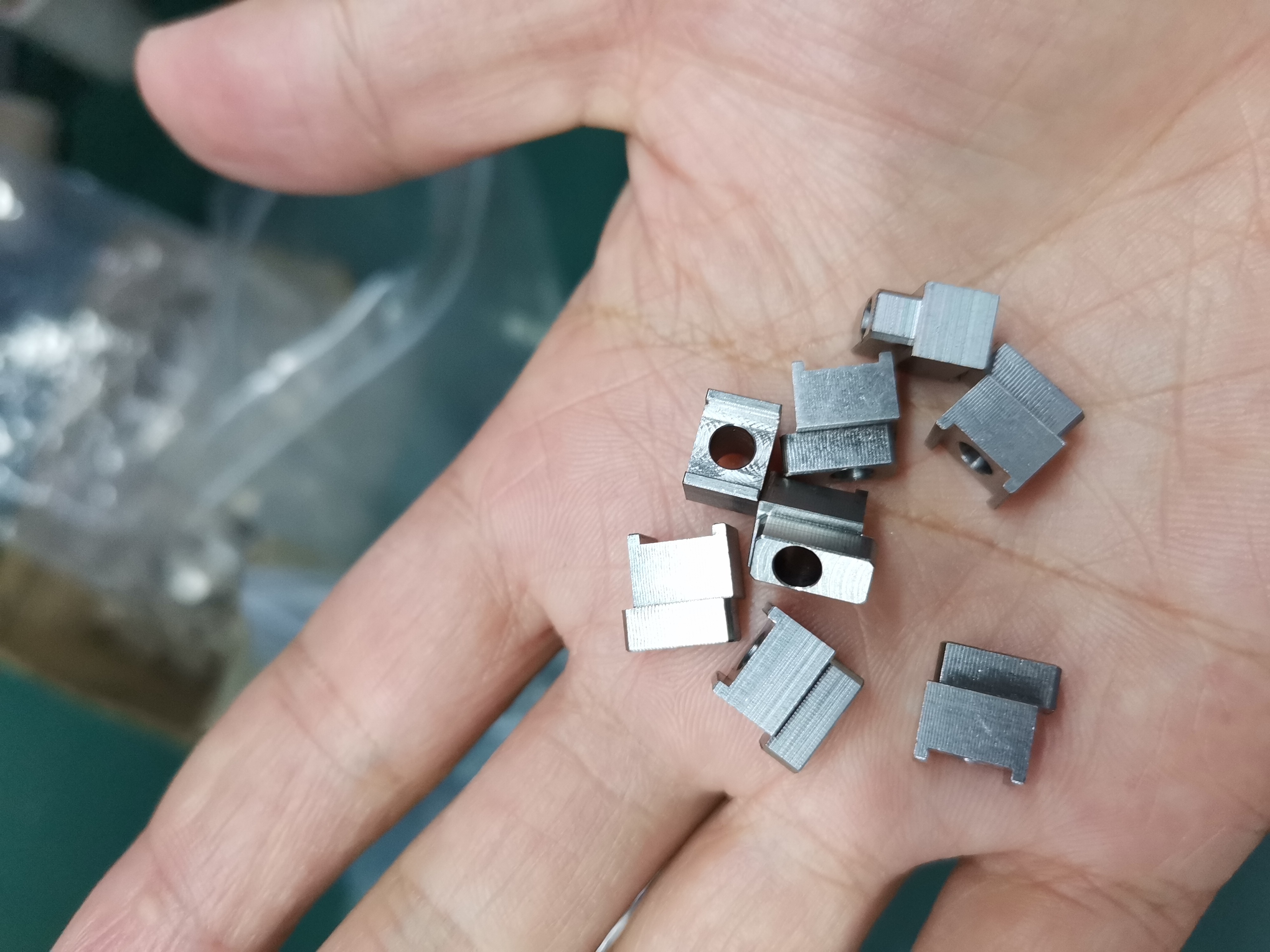 寻求东莞横沥附近地区磁力研磨加工厂，目前不多刚刚开始做