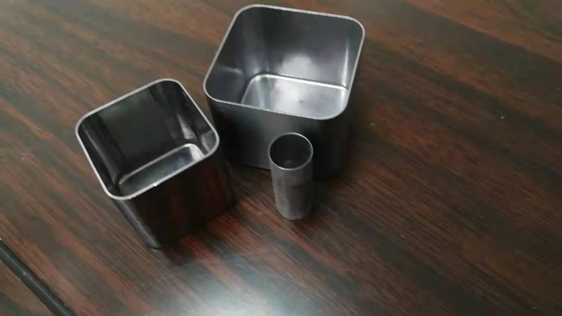 寻求有做拉伸产品后切边模具的加工厂，前期2套需要切边模具