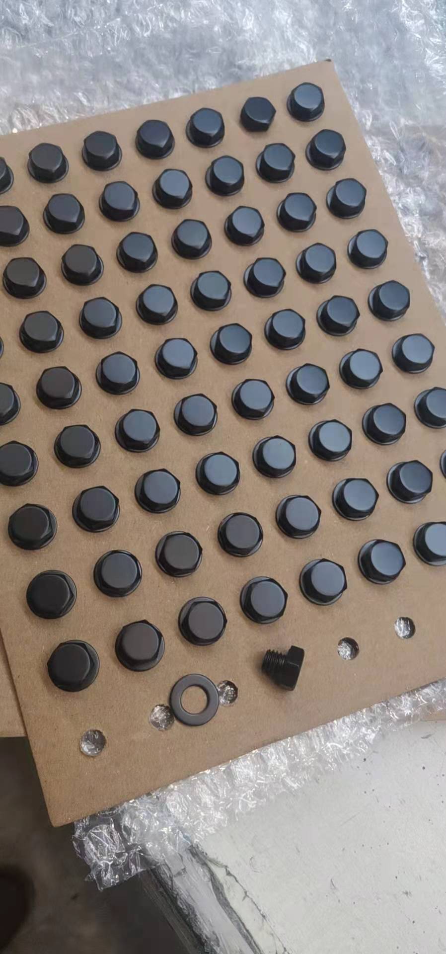 寻求电泳+喷漆的加工厂，每月至少二十万件以上