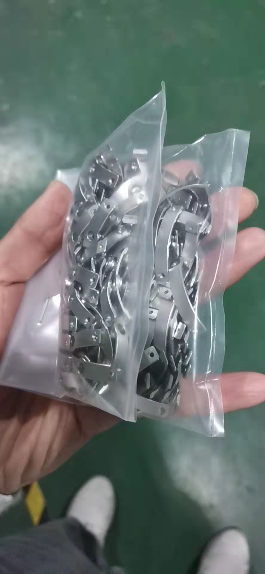 寻求真空镀加工厂，新开发产品，打样可以了，一个月2-3万件