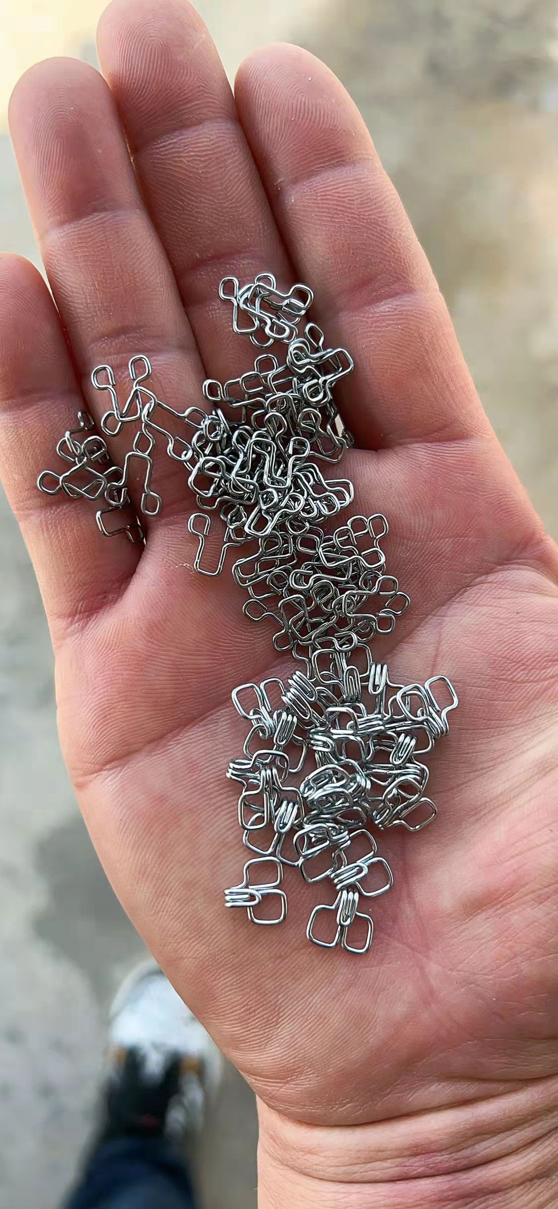 寻求电泳合作加工厂，量是比较多的，一个月有几十吨