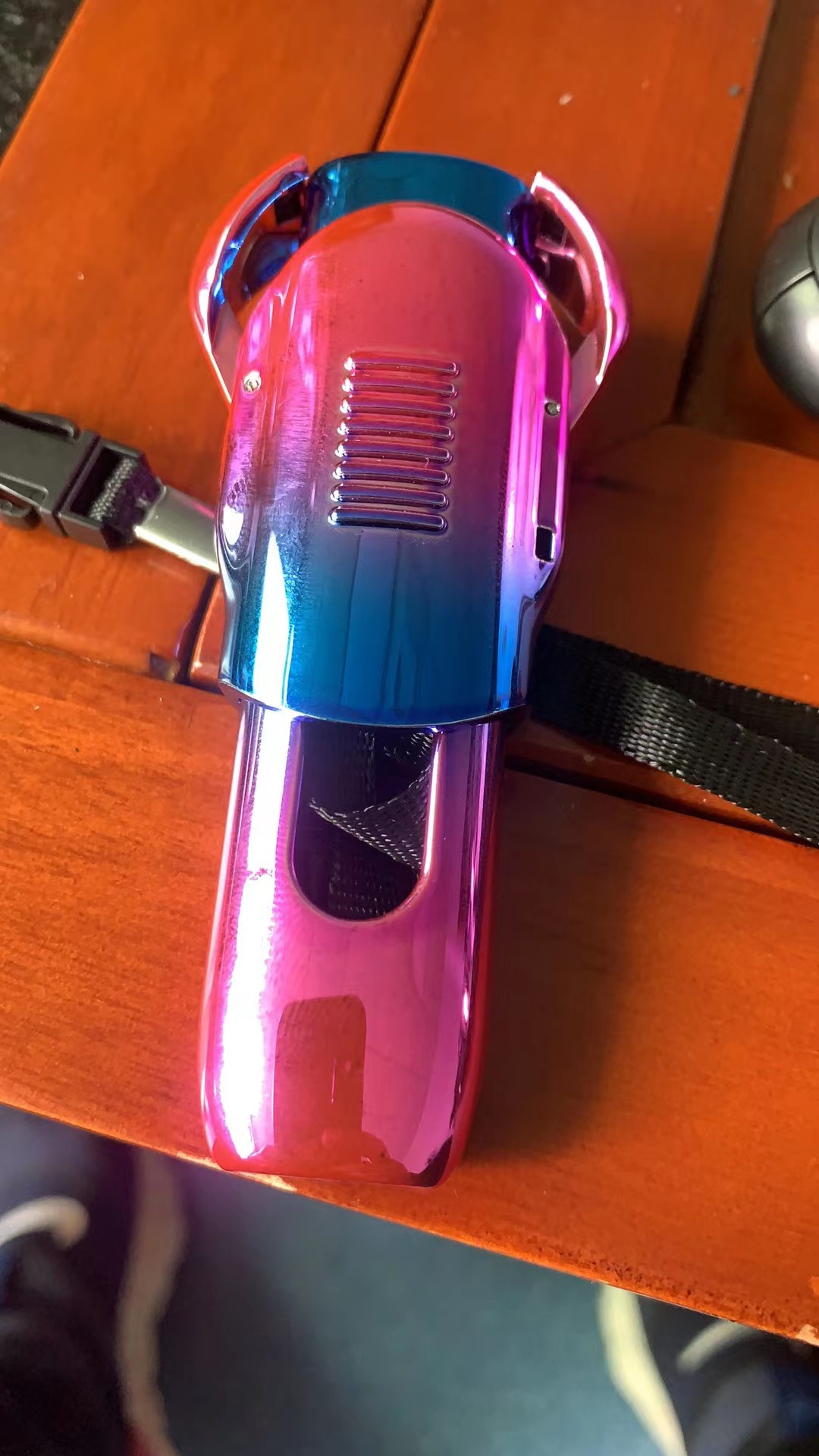 寻求深圳、东莞地区渐变色喷油加工厂，是新产品来的