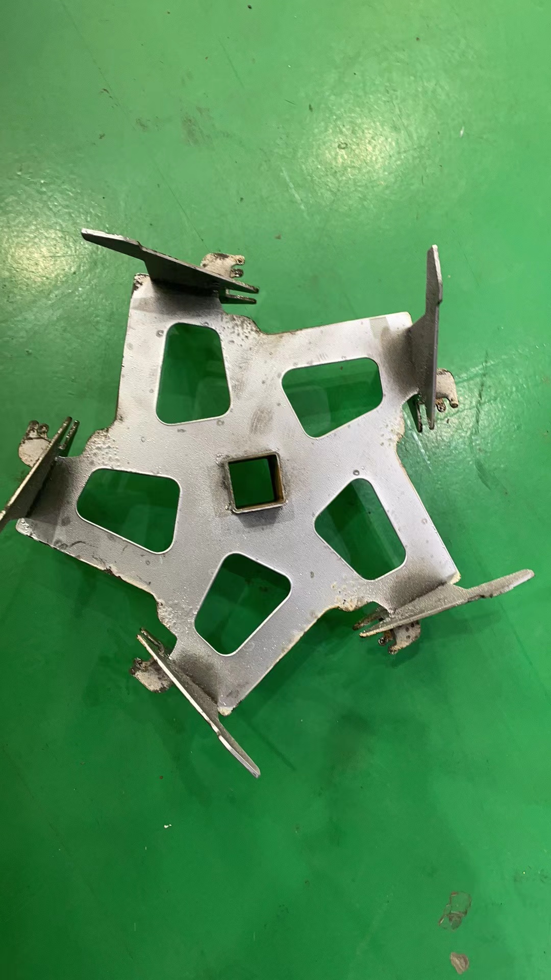 寻求苏州昆山附近清洗喷漆治具的加工厂，材质是铁的