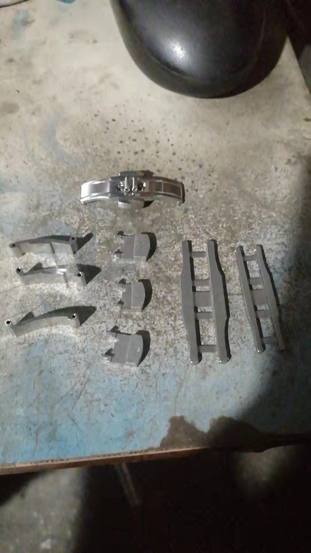 寻求专业做手表，表带配件的加工厂，一个月一款有100万~200万件