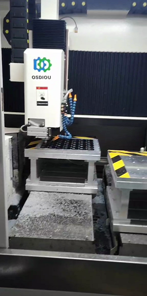 寻求东莞附近CNC配合的加工厂，需求量每天五千~一万件