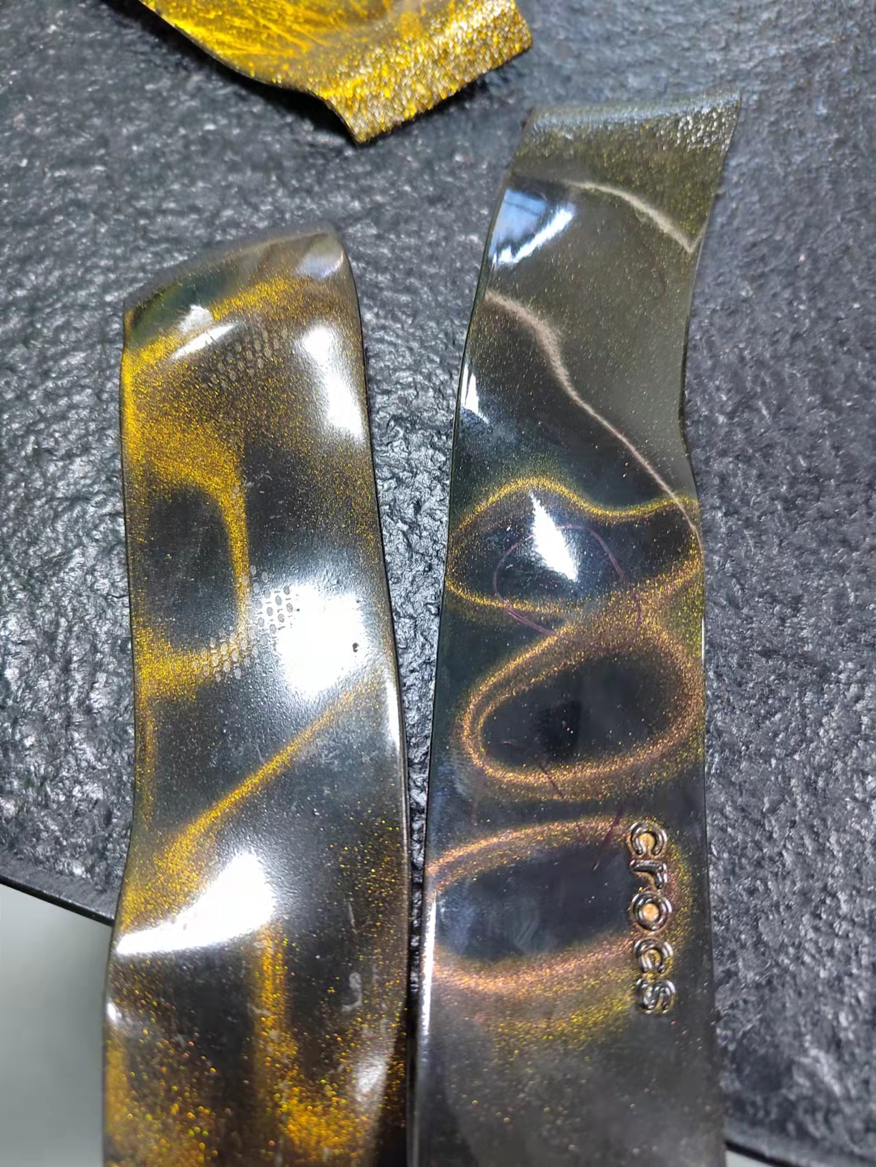 寻找能喷涂如图磁粉效果加工厂，能做的话量是很多的