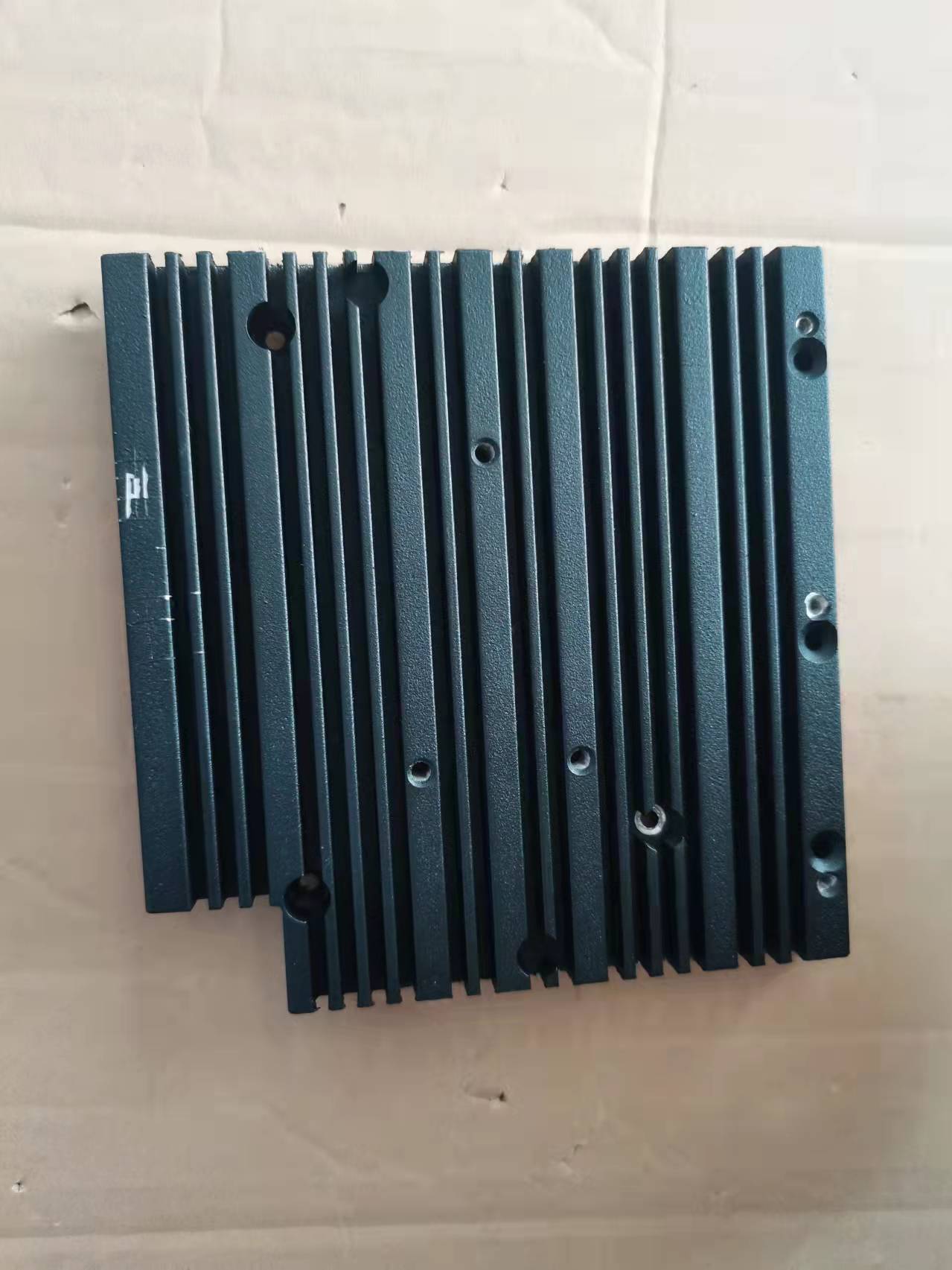 寻求黄江周边长期喷粉加工厂，发1批一千件左右， 材质是6063铝型材