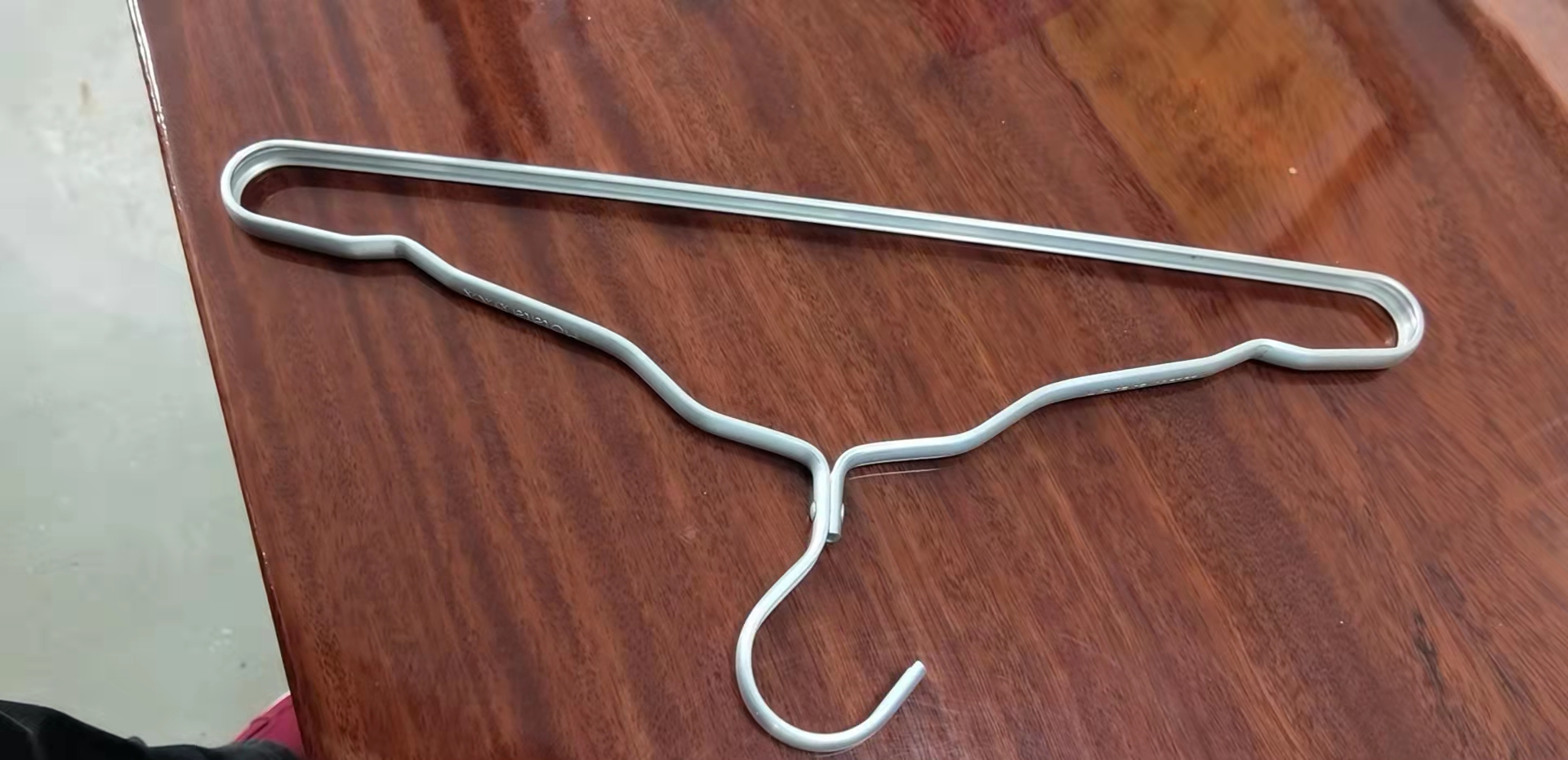 寻求广东地区能做如图迷彩表面处理效果加工厂，是配发给部队的产品