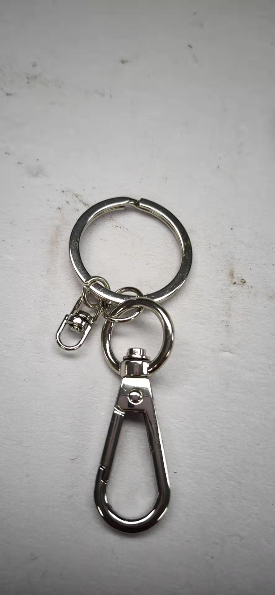 寻求专业做钥匙扣的加工厂，量每天出货两万件