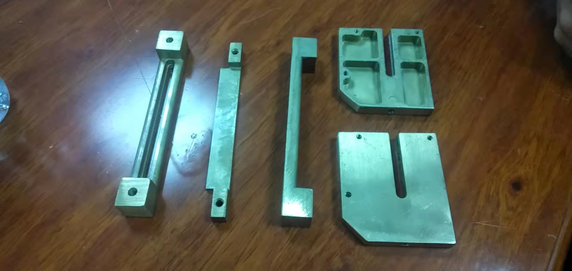 寻求深惠莞附近电泳加工厂，打样OK，一个月有五千套/5个件