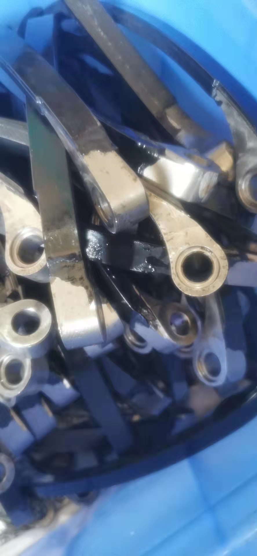 寻求五金表面除锈加工厂，量目前将近有一万件