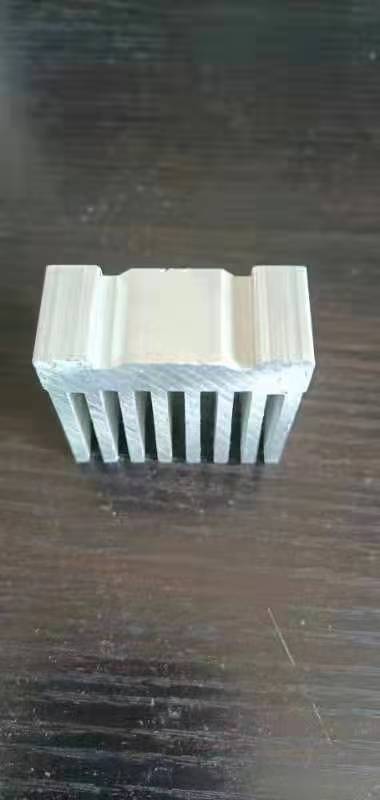 寻求塘厦清湖头附近CNC加工厂，一个月3-5万件，应该是铝型材材质的