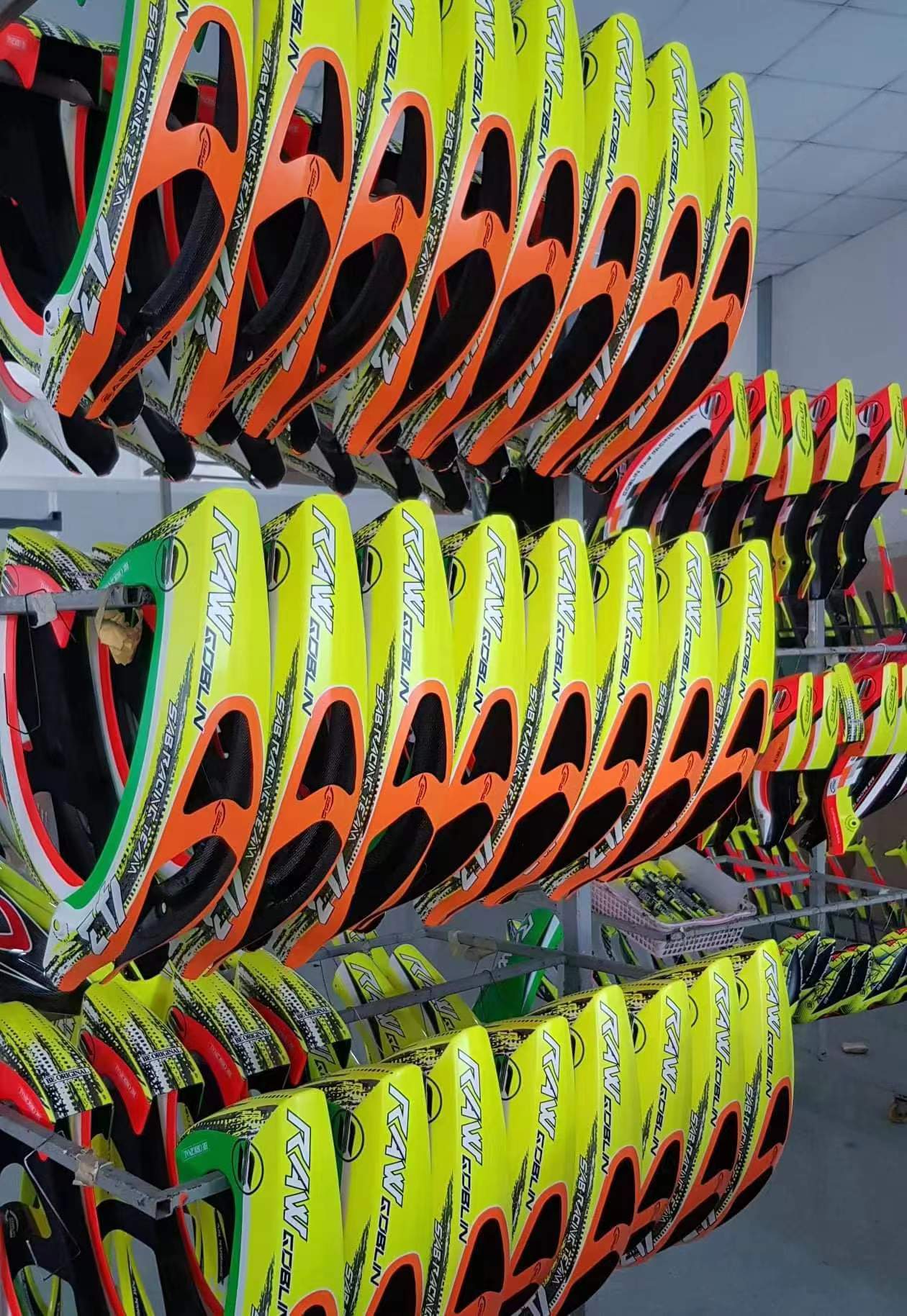 寻找中山小榄到珠海附近地区喷漆加工厂，长期做