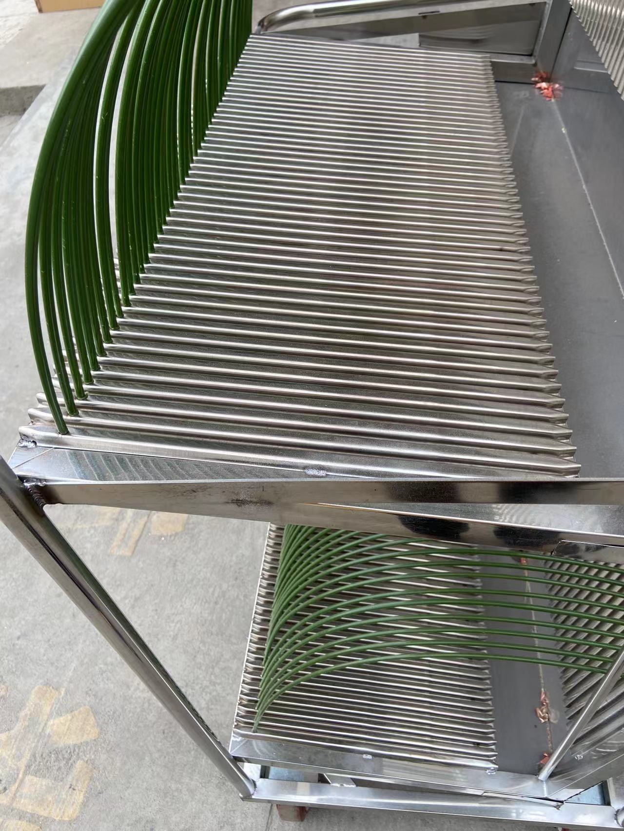 寻求深莞五金做不锈钢板的加工厂，一次量做20多件