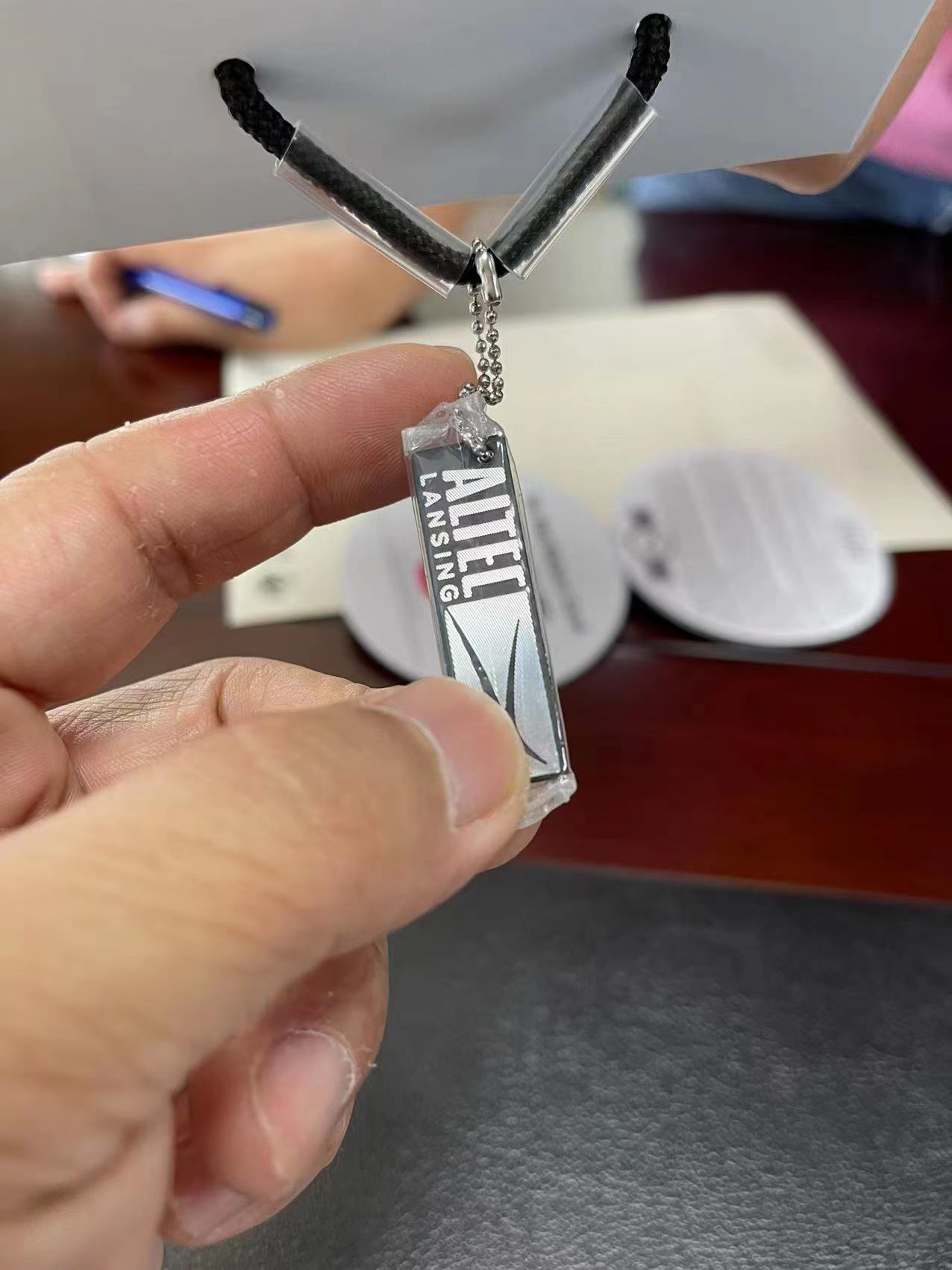 寻求深惠莞做铭牌的加工厂，量最低应该也有一两万件