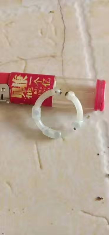 寻求塑胶加工厂，先做一万套，一套两个工件，材质是塑胶的