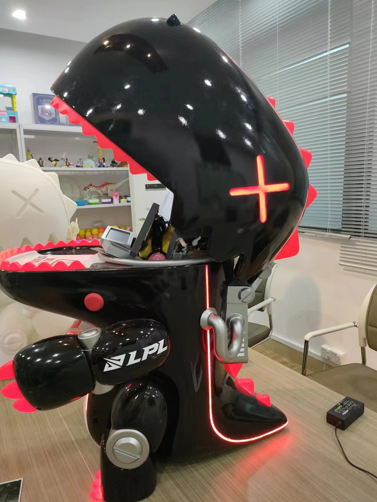 寻找广州花都或附近地区喷漆加工厂，量每月都有的