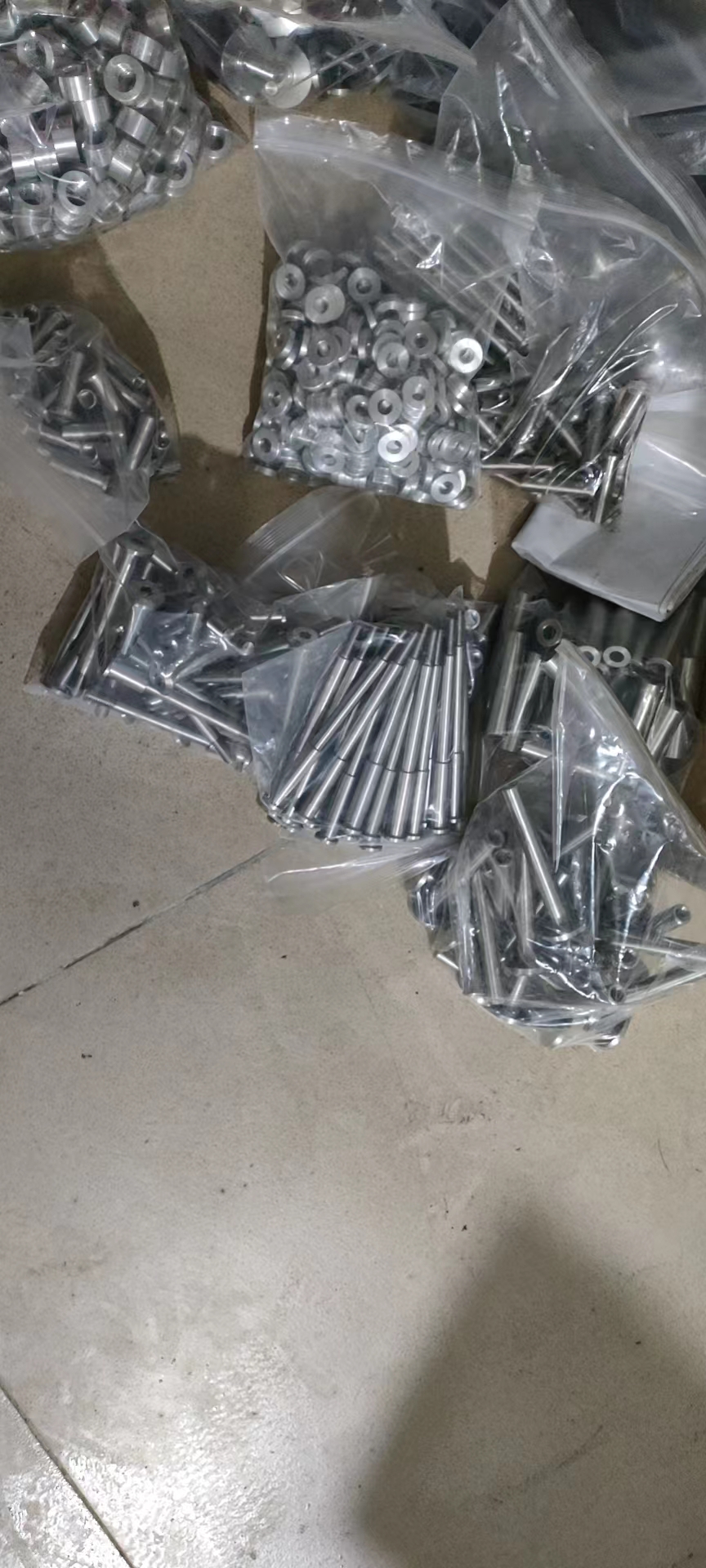 电泳外发加工，先做两三百件，后面量多少还不确定